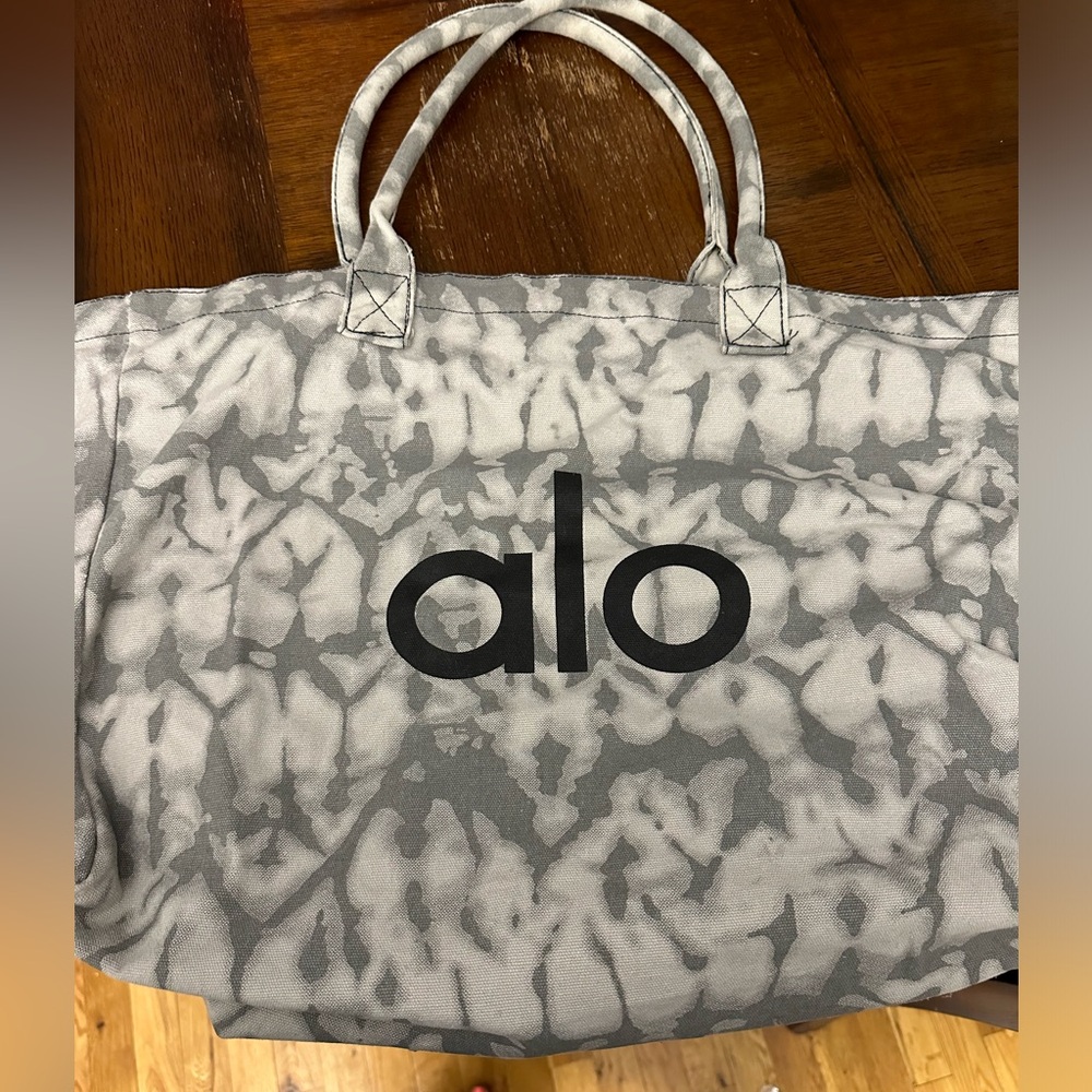 Alo yoga tote bag